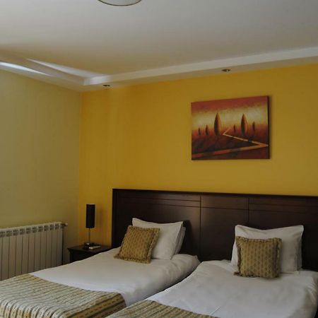 Garni Hotel Contact Belgrad Exterior foto