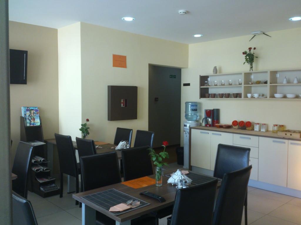 Garni Hotel Contact Belgrad Exterior foto