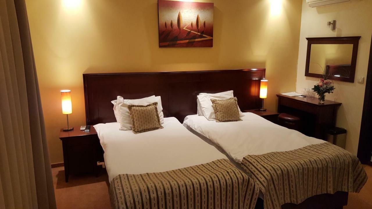 Garni Hotel Contact Belgrad Exterior foto